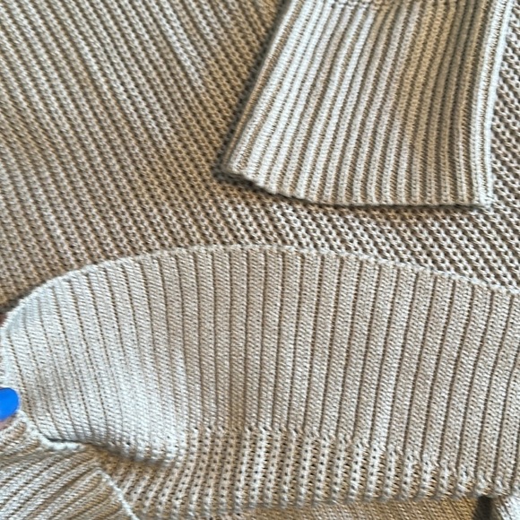 DONNA Karan Essentials champagne sweater that hugs your body ever so slightly L - Picture 7 of 11